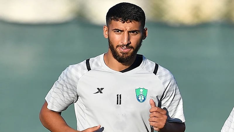 مصادر: الأهلي ينهي عقده مع يوسف العبدلي