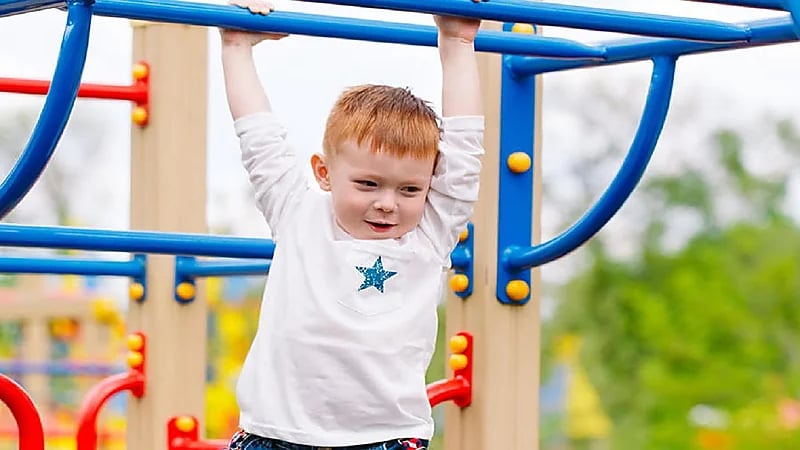 أبرزها تحسين الأداء المدرسي.. 8 فوائد للنشاط البدنيّ للأطفال