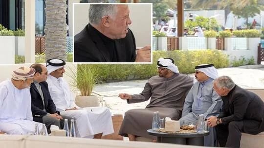 قصة سماعات أذن ملك الأردن التي أثارت الجدل