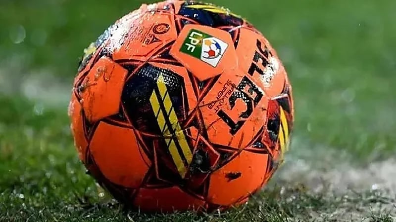 طعن مدرب و3 لاعبين بعد مباراة في إسبانيا