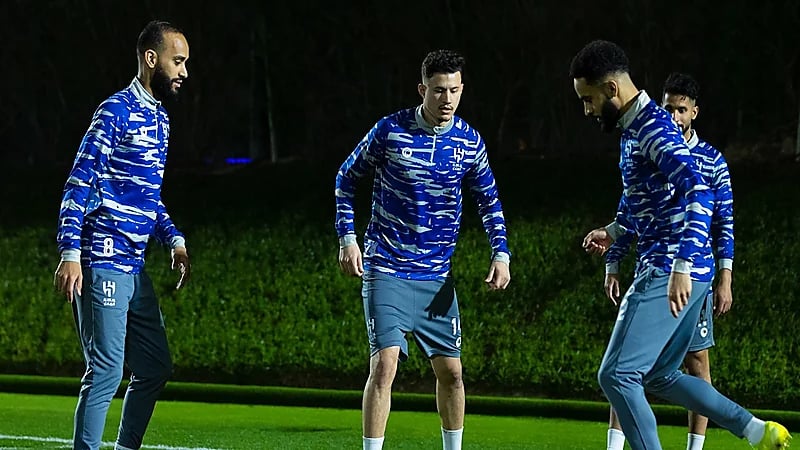 بالفيديو.. الهلال يجري مرانه الأخير استعداداً لـ "الدحيل"