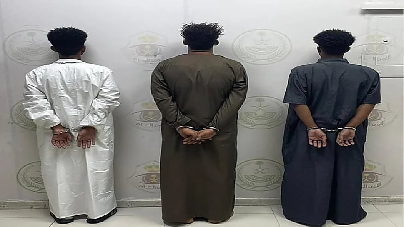 الإطاحة بـ 3 مواطنين لارتكابهم حوادث سلب وانتحال صفة غير صحيحة بالرياض