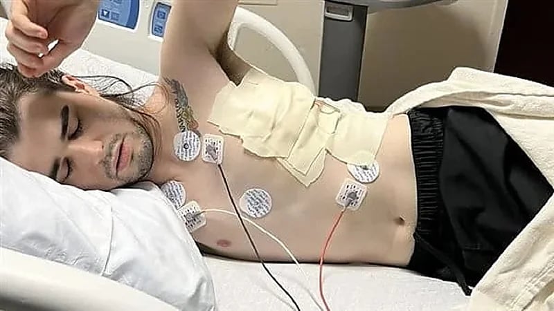 شاب يواجه الموت بسبب السجائر الإلكترونية