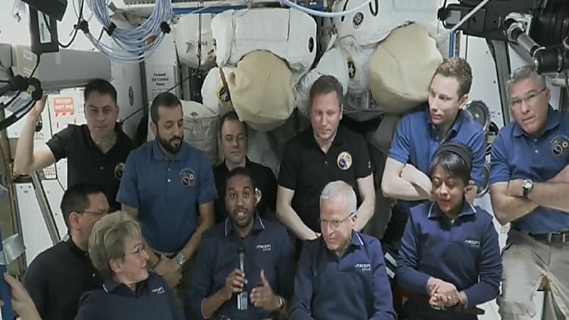 طاقم محطة الفضاء الدولية يودع القرني وريانة.. فيديو
