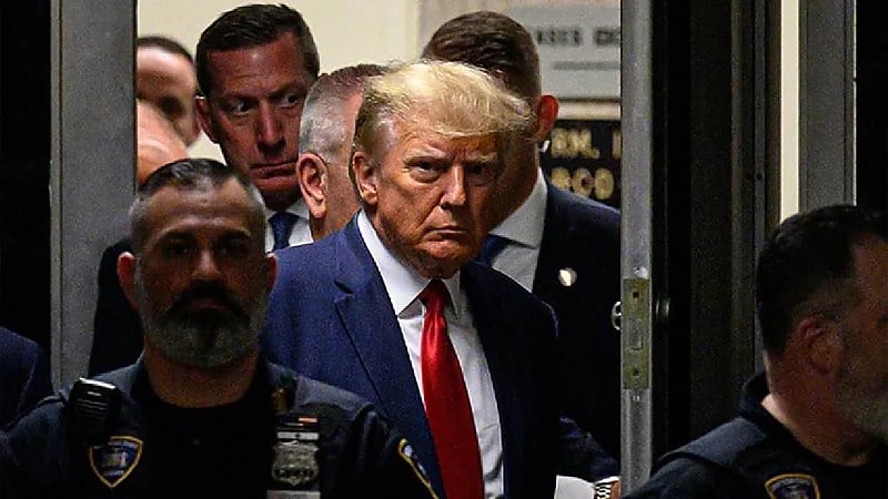 صور تكشف أماكن غريبة خزن فيها ترامب الوثائق السرية !