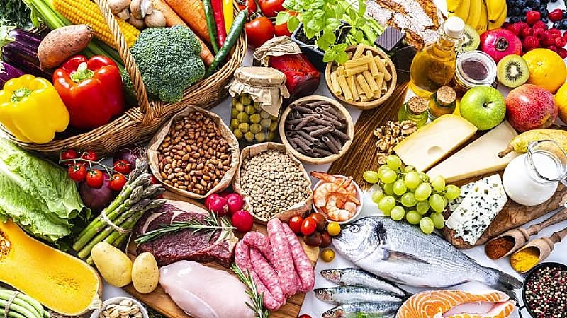 أطعمة تساعد على تخفيض الكوليسترول في الدم