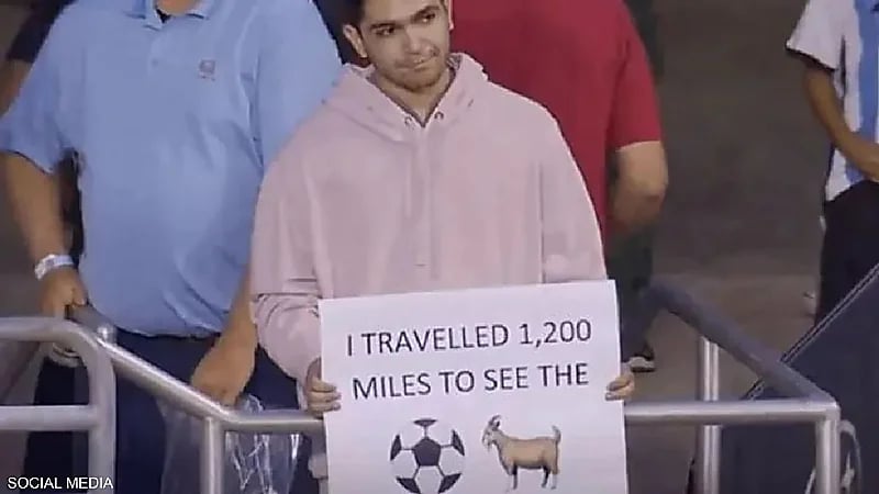 مشجع يتلقى صدمة بعد سفره ألفي كيلومتر لمشاهدة ميسي