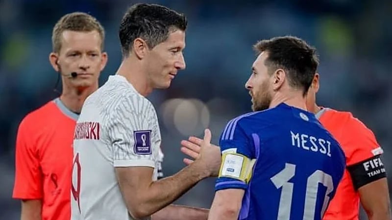 ميسي يكشف سبب مشاجرته مع ليفاندوفسكي في مونديال قطر