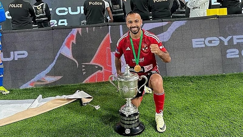 على طريقة رونالدو .. قفشه يحتفل بعد التتويج بكأس مصر .. فيديو