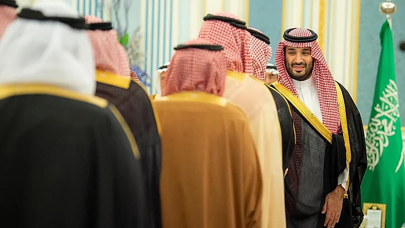 سمو ولي العهد يستقبل المهنئين بشهر رمضان المبارك .. صور