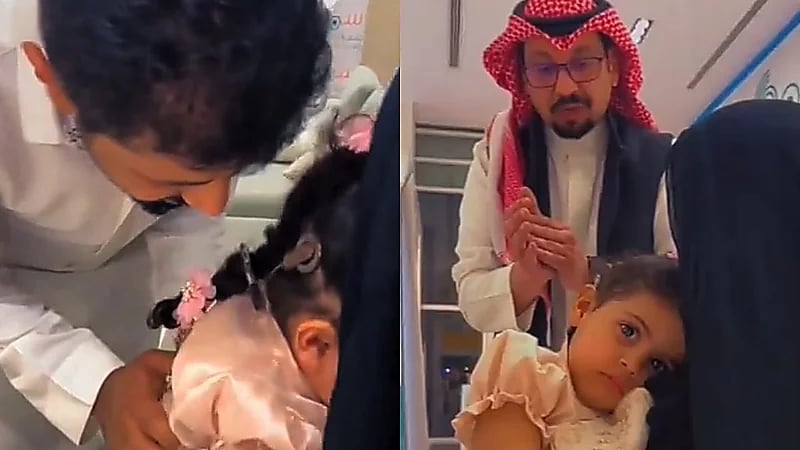 ردة فعل طفلة تسمع لأول مرة بعد إجرائها عملية زرع قوقعة  ..  فيديو