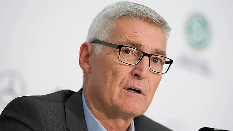 تهديد بالقتل لأحد حكام الدوري الألماني ورئيس لجنة الحكام يُعلق !