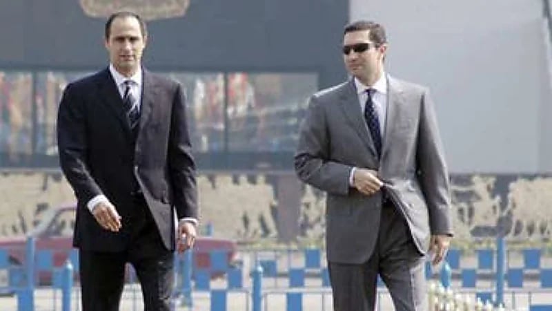 علاء مبارك يدافع عن شقيقه جمال بطريقة طريفة