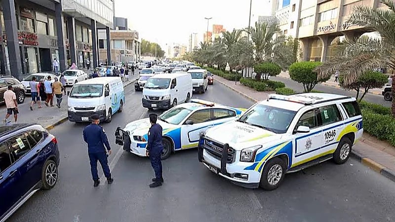 ‎خلاف بين جارين ينتهي بطعن أحدهم بطريقة مروعة بالكويت