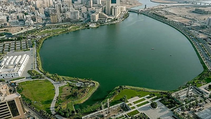 بدء المرحلة الثانية من مشروع تطوير الواجهة البحرية لبحيرة الأربعين