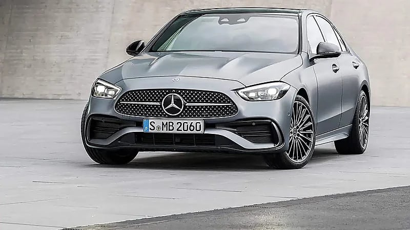 مواصفات وسعر سيارة مرسيدس سي كلاس 2025