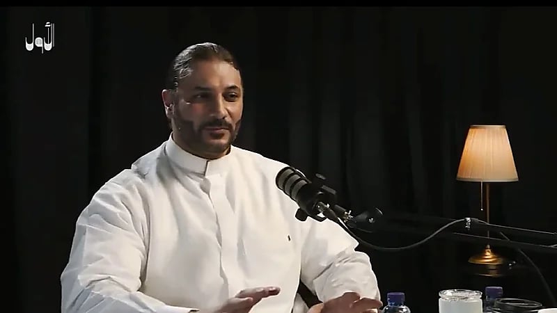 البايض: أقدر أطلع سطح برج المملكة بثانية واحدة ومعي تركي آل الشيخ ..فيديو