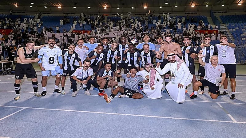 الشباب يودع رواتب اللاعبين ومكافآت التأهل قبل مواجهة الاتحاد الحاسمة