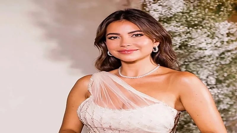 سارة مراد تعلن حملها بصور رومانسية مع زوجها