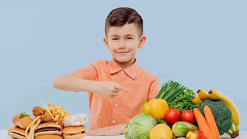 خبيرة تغذية تحذر من مخاطر الوجبات السريعة على الأطفال