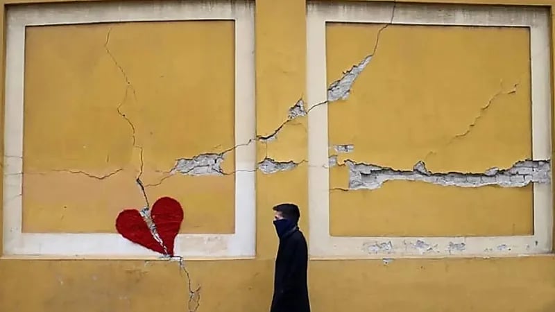 حين ينكسر القلب: لا مفرّ من الألم ولا غنى عن التعافي