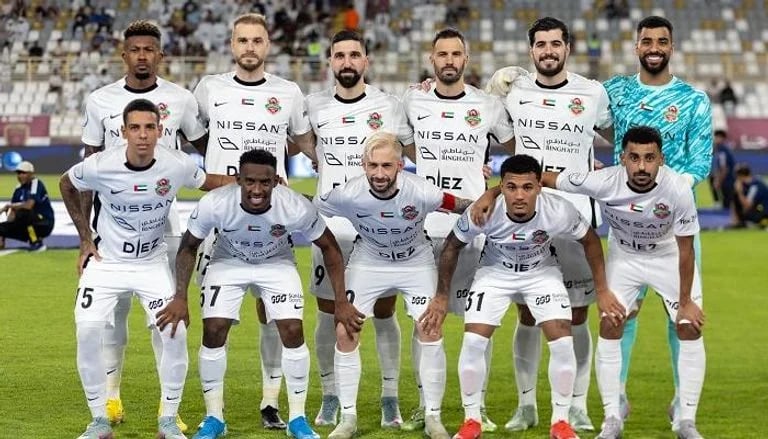 شباب الأهلي دبي يتوج بلقب الدوري الإماراتي