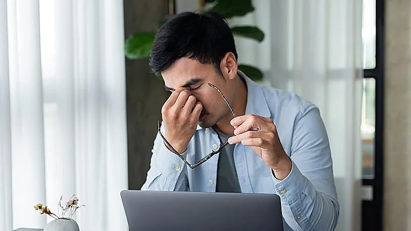 استشاري يحذر : فقدان الشغف سبب رئيسي للاحتراق الوظيفي .. فيديو