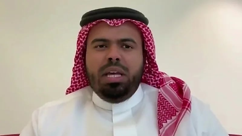 استشاري يوضح أعراض ضربة الشمس والوقاية منها .. فيديو