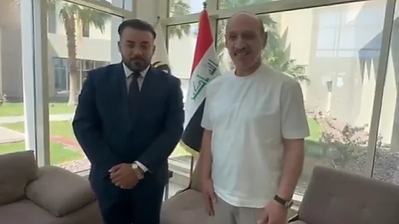 رئيس الاتحاد العراقي يعتذر لمصور بعد اعتدائه عليه .. فيديو