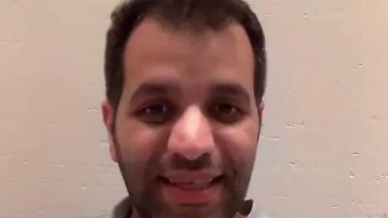 طبيب يوضح كيفية التخلص من التفكير الزائد نهائيًا .. فيديو