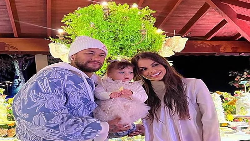 نيمار يحتفل بعيد ميلاد ابنته هيلينا الأول برسالة مؤثرة