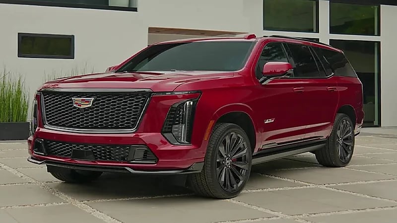كاديلاك إسكاليد 2025 تصل المملكة بمحرك V8 وبفخامة عالية
