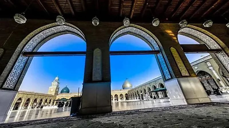 وفاة خطيب جمعة بنوبة قلبية بعد محاصرته من المصلين