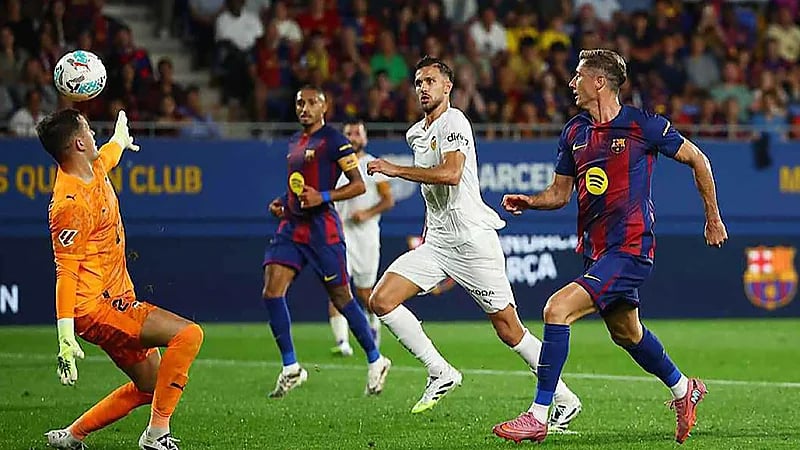 الليغا توجه ضربة  لبرشلونة