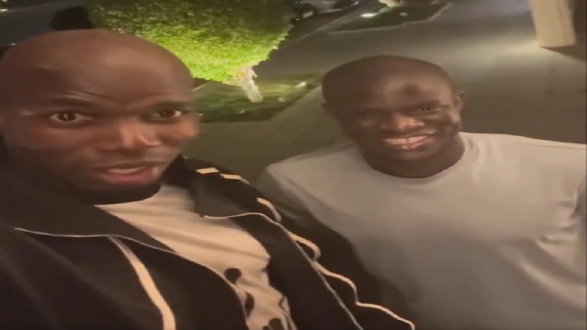 بوجبا يمازح كانتي: لدينا نفس الرأس الآن.. فيديو