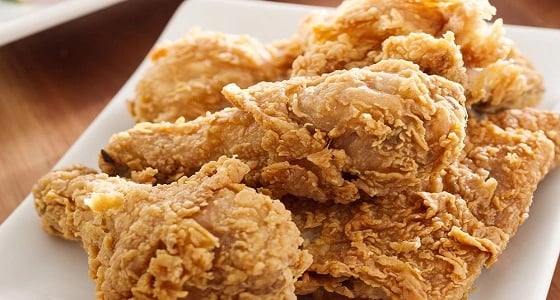 تفاصيل إغلاق 562 من فروع سلسلة وجبات سريعة شهيرة