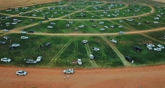 بالفيديو.. مواطن يفتح مزرعته للزوار للتنزه في القصيم