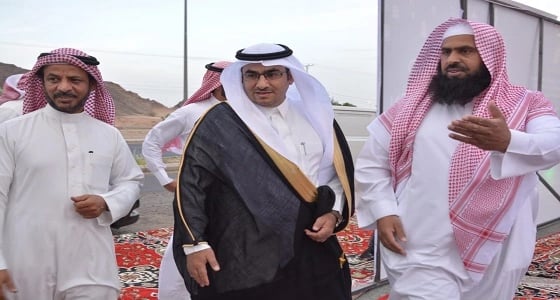 محافظ العلا المكلف يشارك الايتام الإفطار بالخيمة الرمضانية