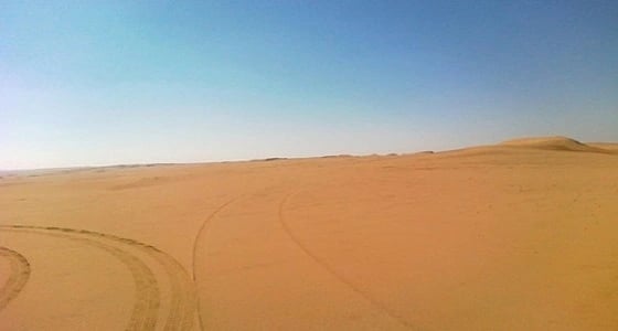 العثور على مفقود الأفلاج.. وتفاصيل بقاؤه حيا في الصحراء