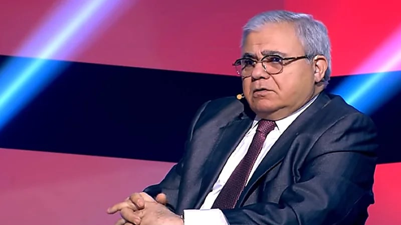 بالفيديو.. برلماني لبناني يكشف فضائح عن زوجات مسؤولين سياسيين