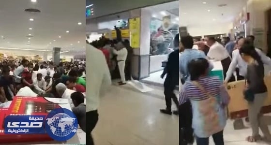 بالفيديو.. تدافع الزبائن على متجر أعلن عن تخفيضات 50% بأبوظبي