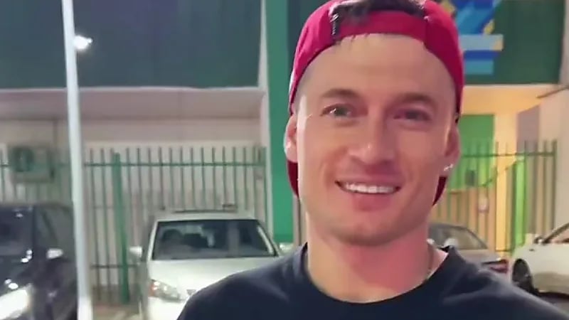 أليوسكي يُردد : للأهلي جينا .. فيديو