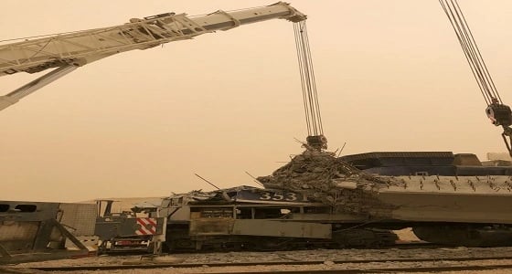 بالصور.. سقوط جسر على قطار البضائع قرب هافمون بالدمام