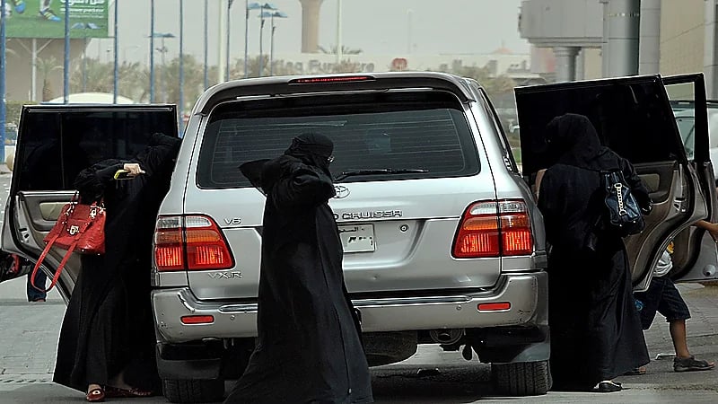 في يوم المرأة.. 85% من رخص القيادة للمرأة كانت لسعوديات
