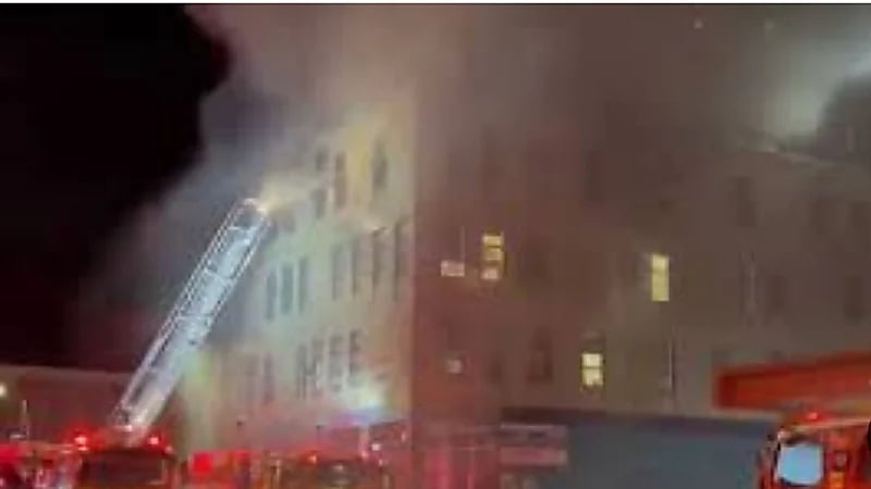 مصرع 6 أشخاص في حريق ضخم بنيوزلندا