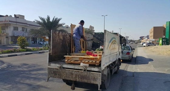 بالصور.. بلدية الدمام في جولة تفقدية على الباعة الجائلين