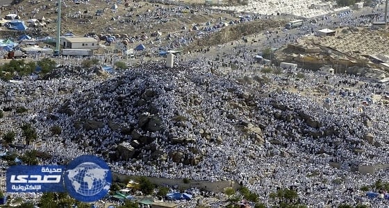ضيوف الرحمن يتوافدون إلى صعيد عرفات الطاهر