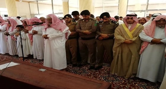 بالصور.. تشييع جثمان الشهيد سالم لمثواه الأخير بمركز حميد العلايا