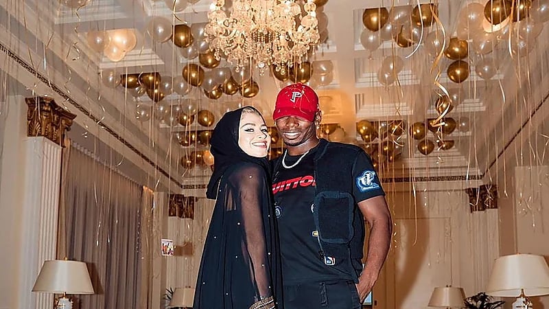 صورة زوجة بول بوجبا بالحجاب تثير الجدل