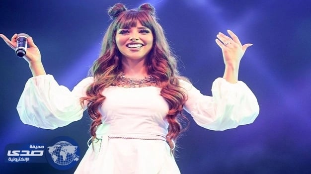 بالصور.. بلقيس تٌقلد " ميكي ماوس " بحفل دبي